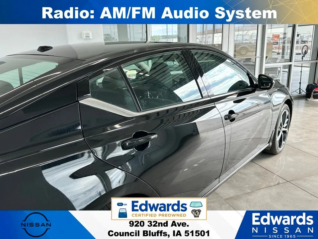 Used 2024 Black Nissan 2.5 SR image 6