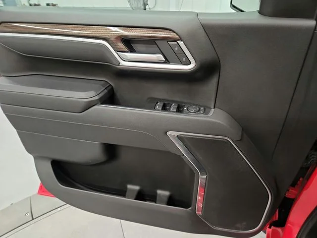 Used 2025 Red Chevrolet LT image 32