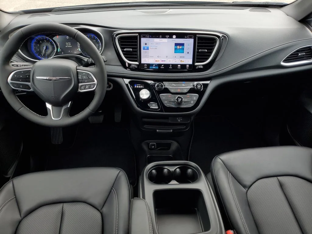 2026 Chrysler Pacifica Select - Photo 27