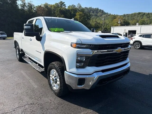 Used 2026 Summit White Chevrolet LT image 2