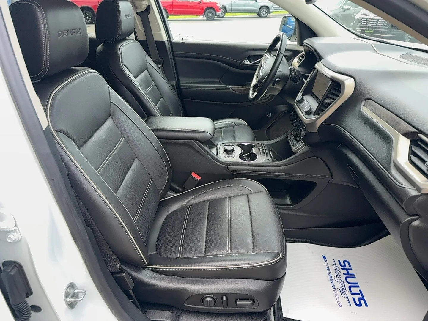 Used 2020 White GMC Denali image 32