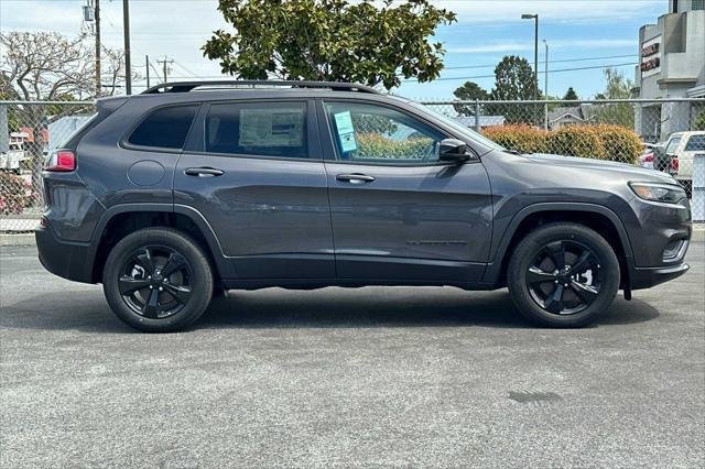 New 2023 Granite Crystal Metallic Clear-Coat Exterior Paint Jeep Altitude Lux image 3