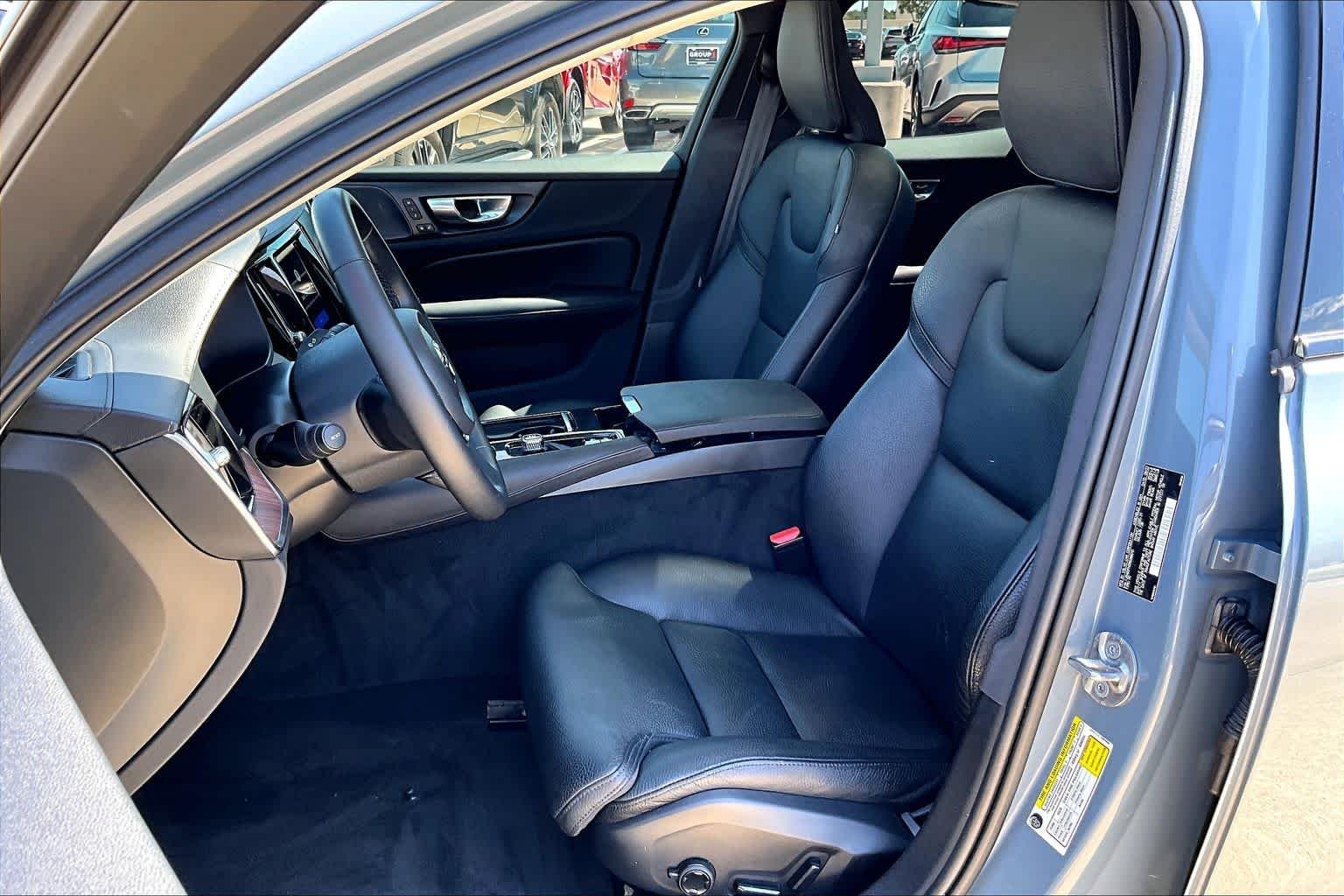 Used 2024 Thunder Grey Metallic Volvo Ultimate Dark Theme image 8