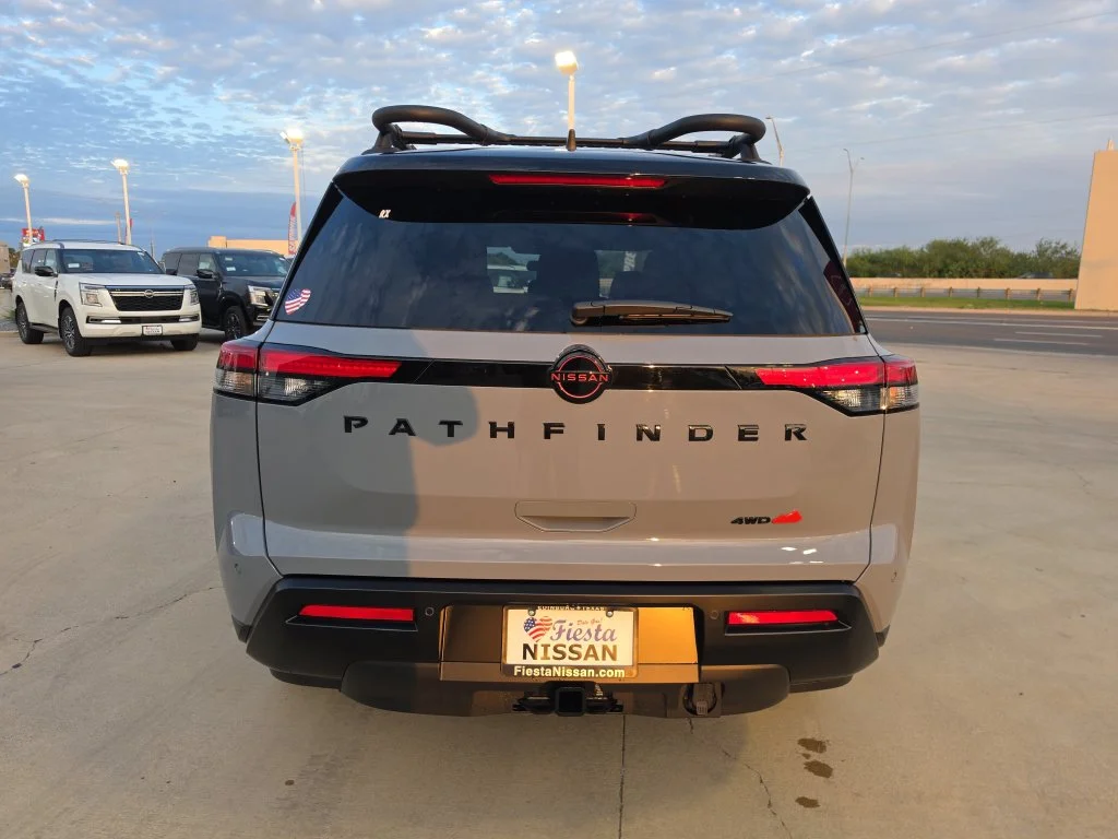 New 2026 Boulder Gray Pearl / Super Black Two-tone Nissan Rock Creek® image 6