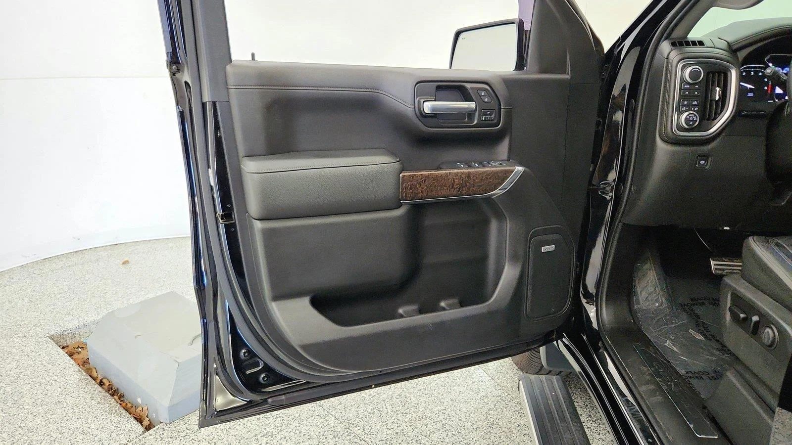 Used 2019 ONYX BLACK GMC Denali image 26