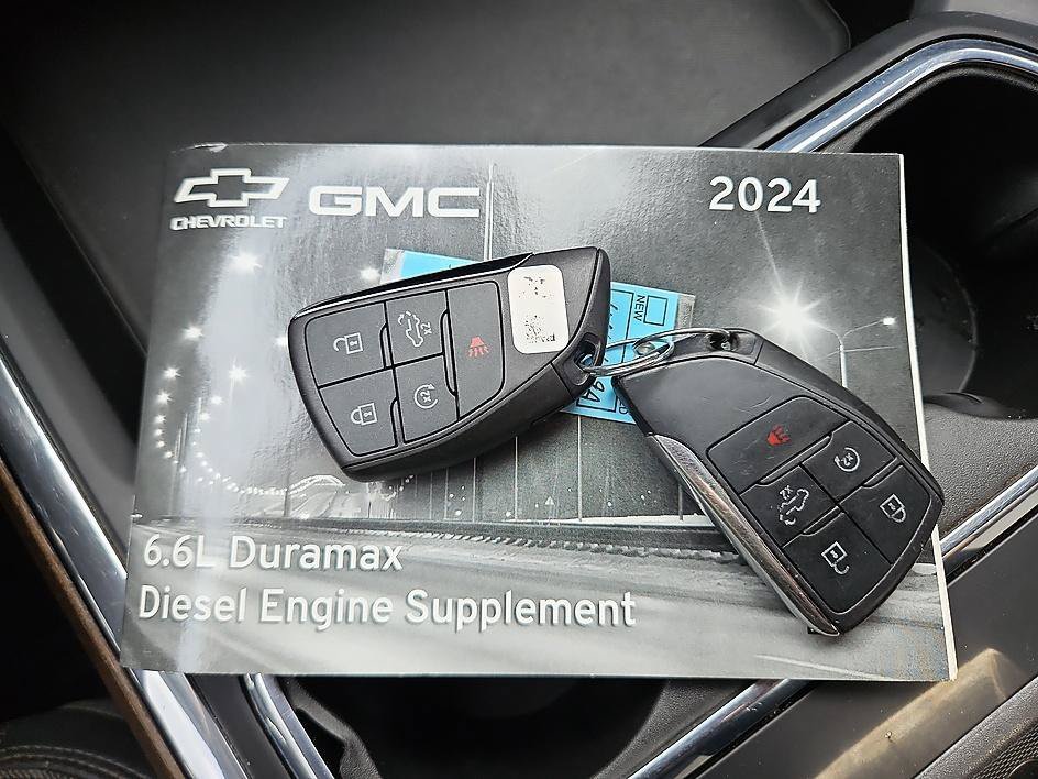 Used 2024 Black Chevrolet High Country image 30