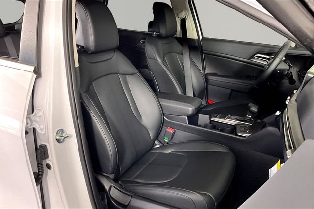 New 2026 Glacial White Pearl Kia EX image 11