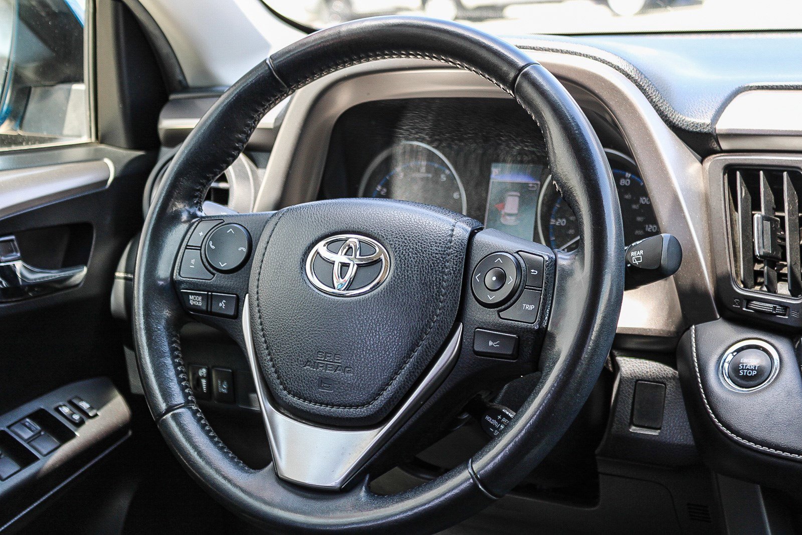 Used 2018 Electric Storm Blue Toyota XLE image 15