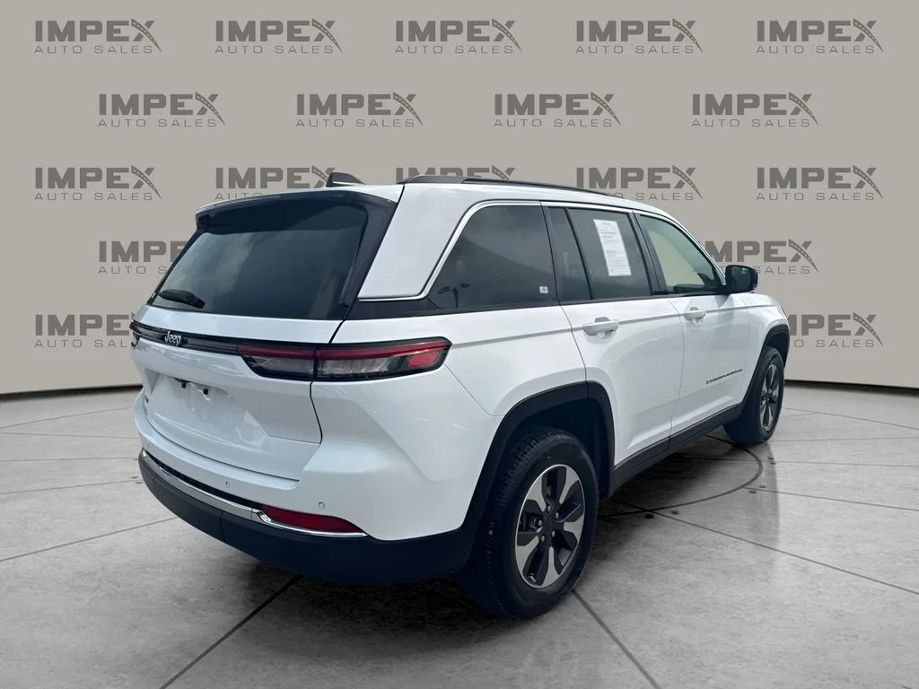 Used 2024 White Jeep 4xe image 3