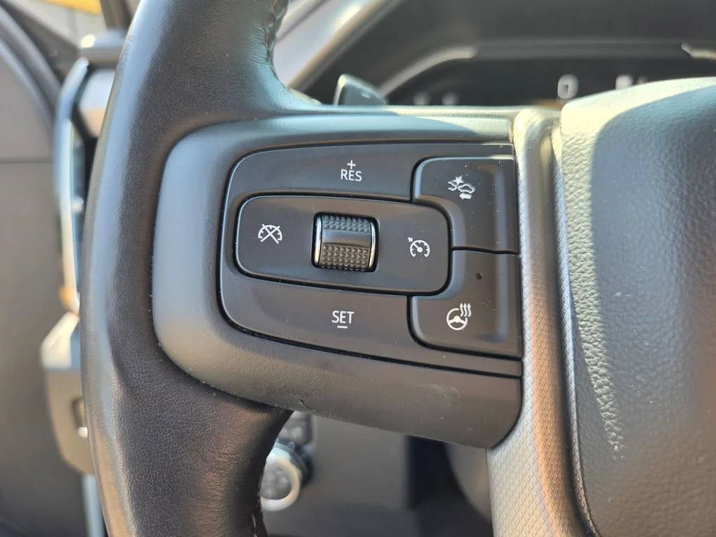 Used 2023 White GMC Denali image 17