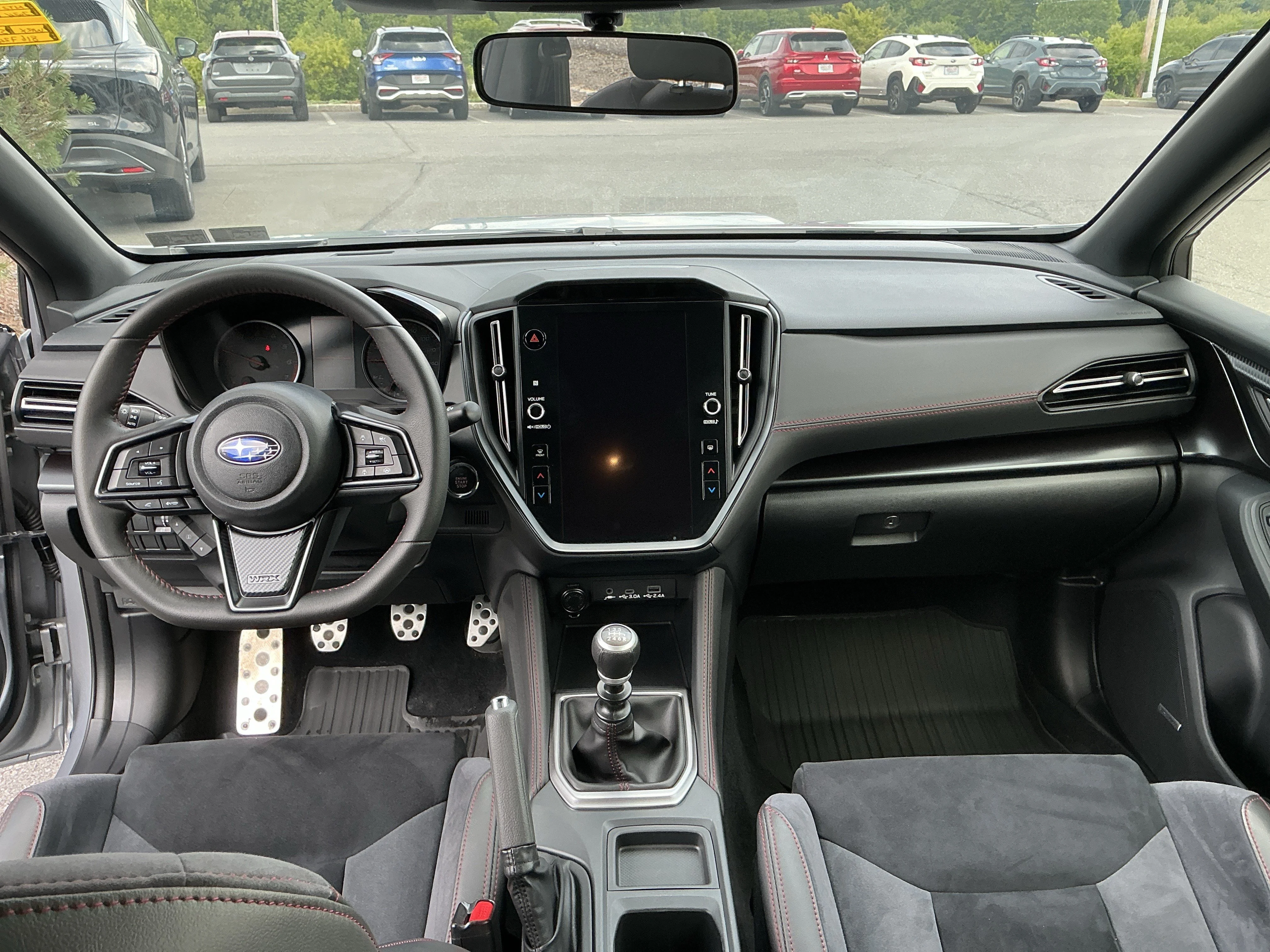 Used 2024 Ice Silver Metallic Subaru Limited image 19
