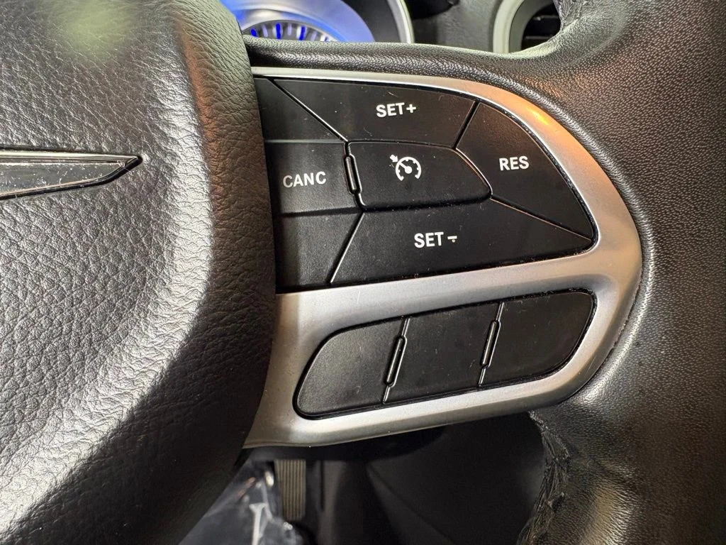 Used 2019 White Chrysler Touring image 25