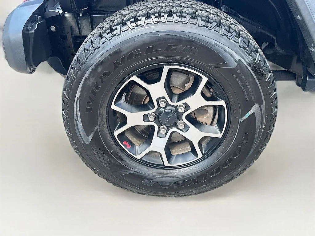 Used 2019 Gray Jeep Unlimited Rubicon image 39