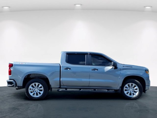 Used 2023 Gray Chevrolet Custom image 7