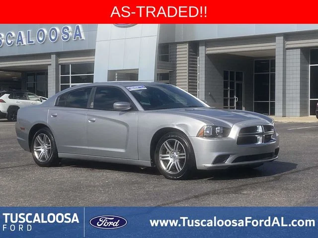 Used 2013 Silver Dodge SE image 1