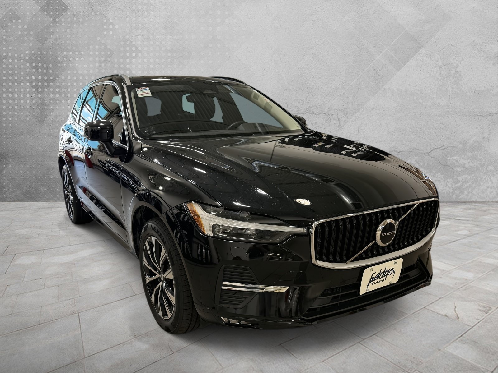 Used 2023 Onyx Black Metallic Volvo Core image 1