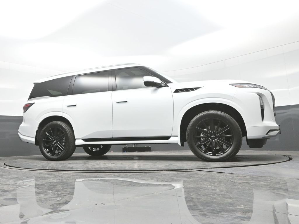 New 2026 RADIANT WHITE INFINITI Luxe 4WD image 37