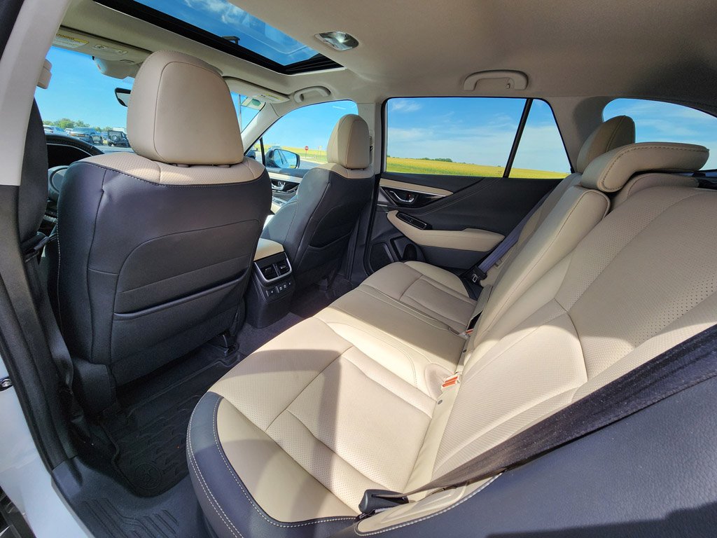 Used 2021 Crystal White Pearl Subaru Limited image 14