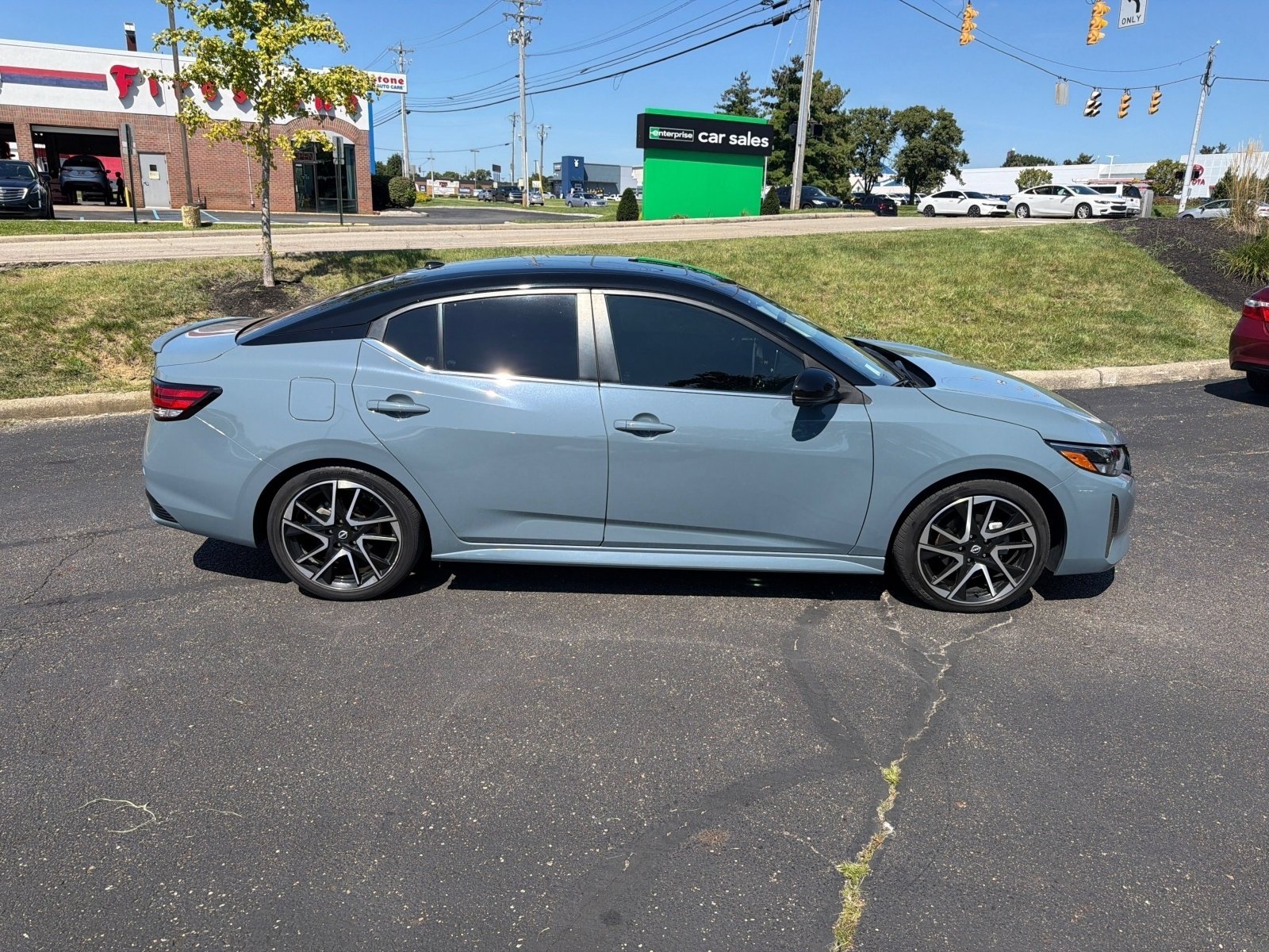 Used 2024 Atlantic Gray Metallic/Super Black Nissan SR image 18
