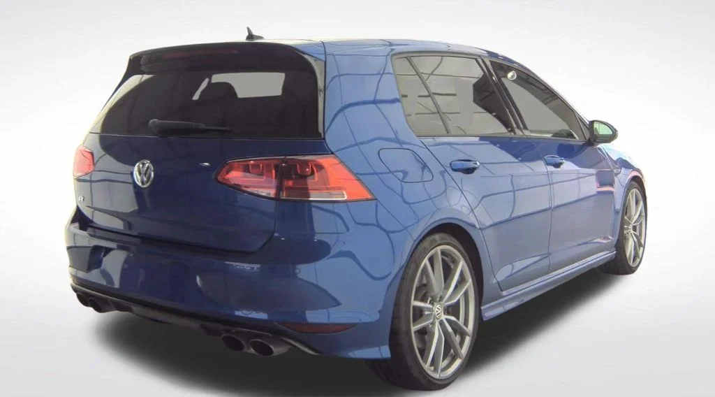 Used 2017 Blue Volkswagen DCC & Navigation 4Motion image 4