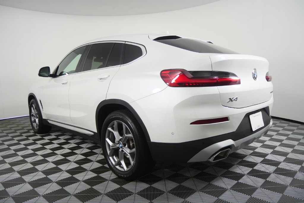 Certified Used 2025 Mineral White Metallic BMW xDrive30i image 6