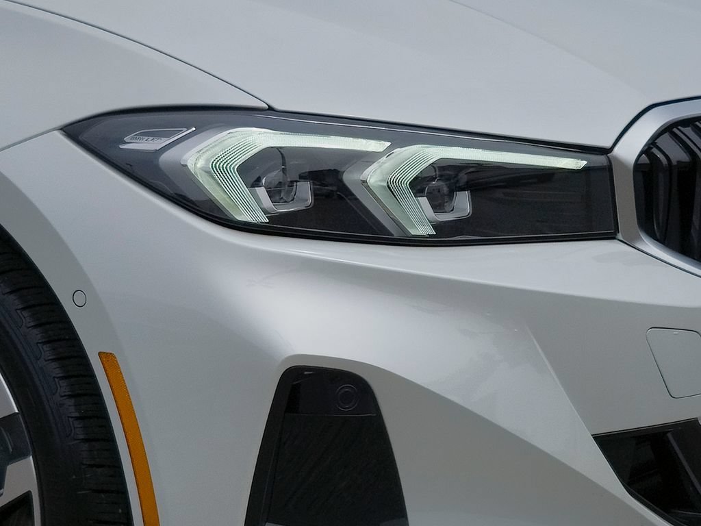 New 2026 Mineral White Metallic BMW 330i xDrive image 5