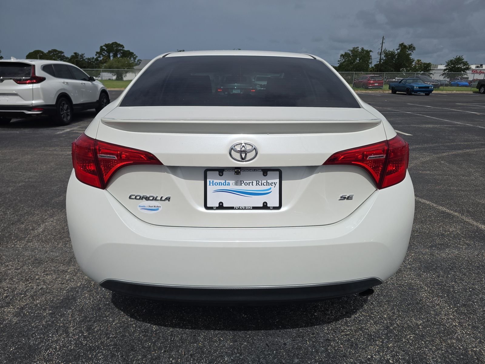 Used 2017 White Toyota SE image 5