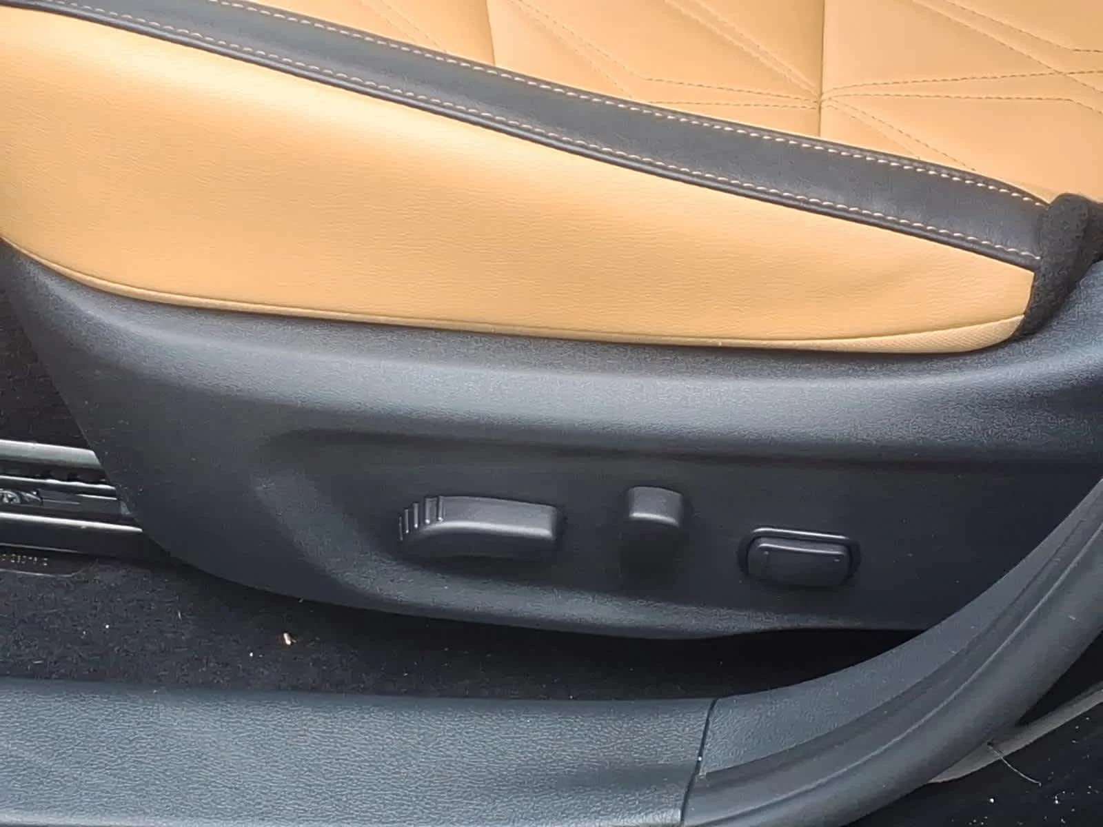 Certified Used 2023 Super Black Nissan SV image 16