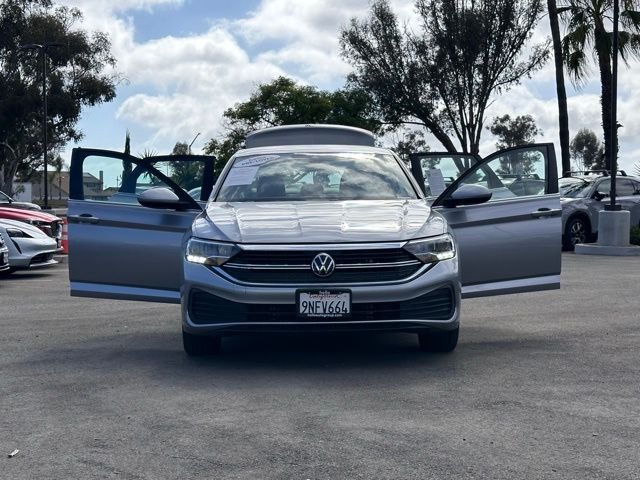 Used 2024 Pyrite Silver Metallic Volkswagen 1.5T SE image 28