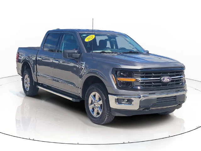 Used 2025 Gray Ford XLT image 3