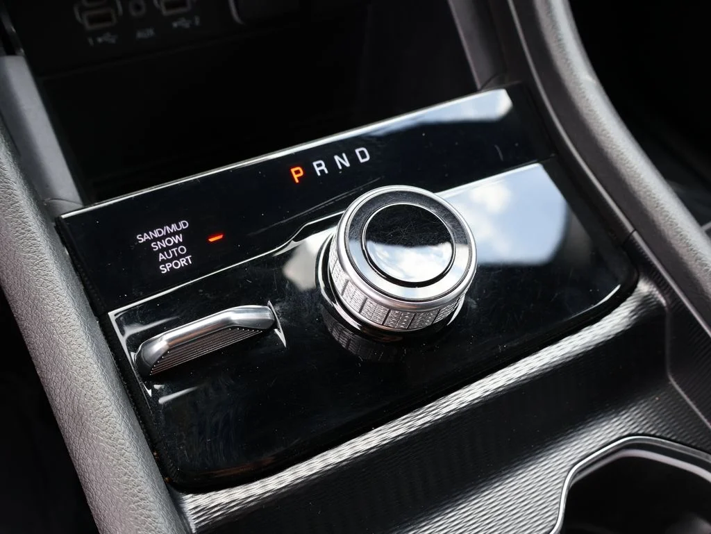 Used 2024 Silver Jeep Limited image 40