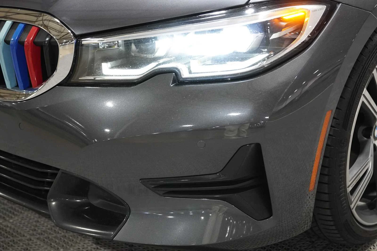 Used 2019 Mineral Grey Metallic BMW 330i image 7