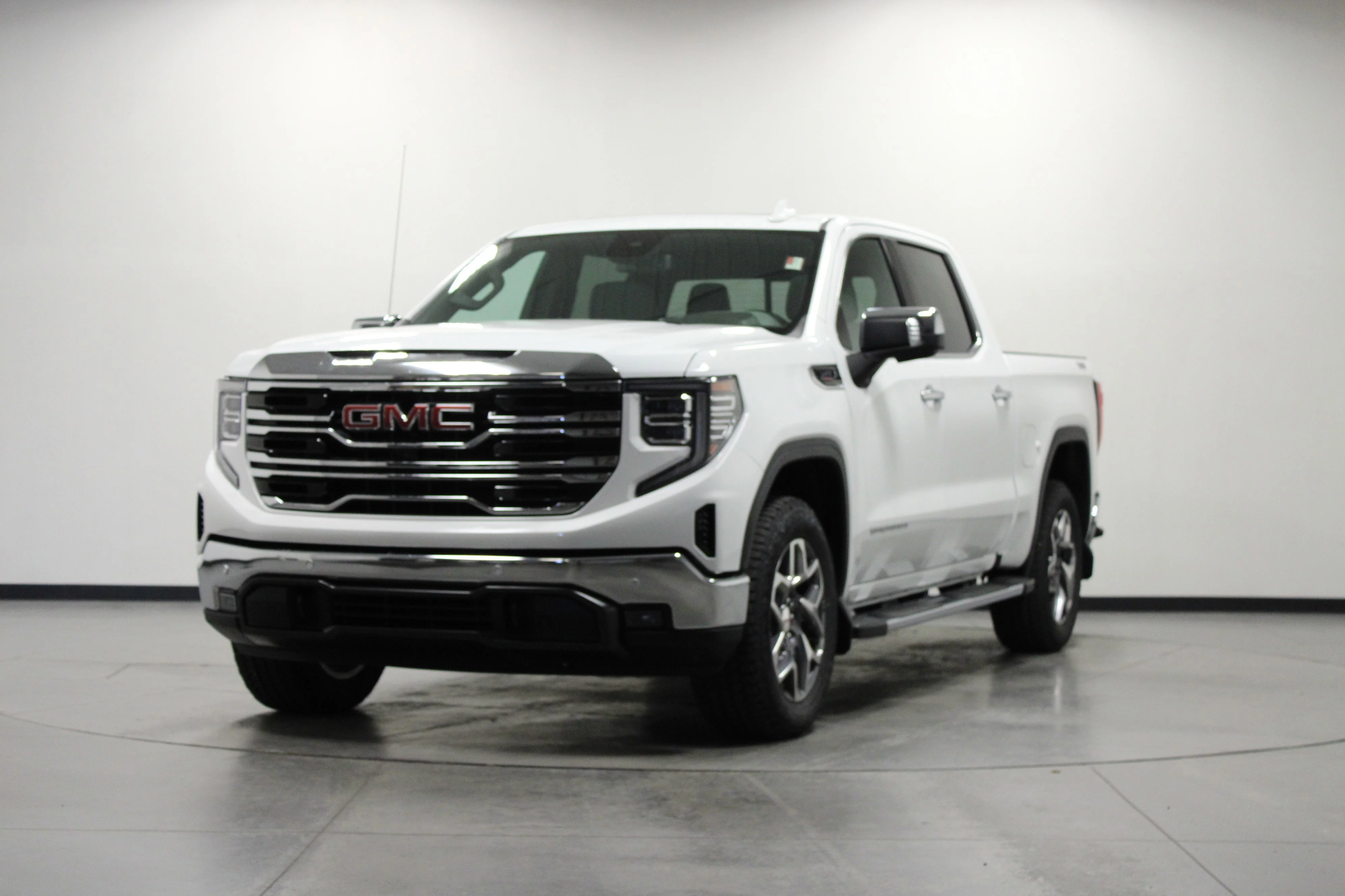 New 2026 Summit White GMC SLT image 8