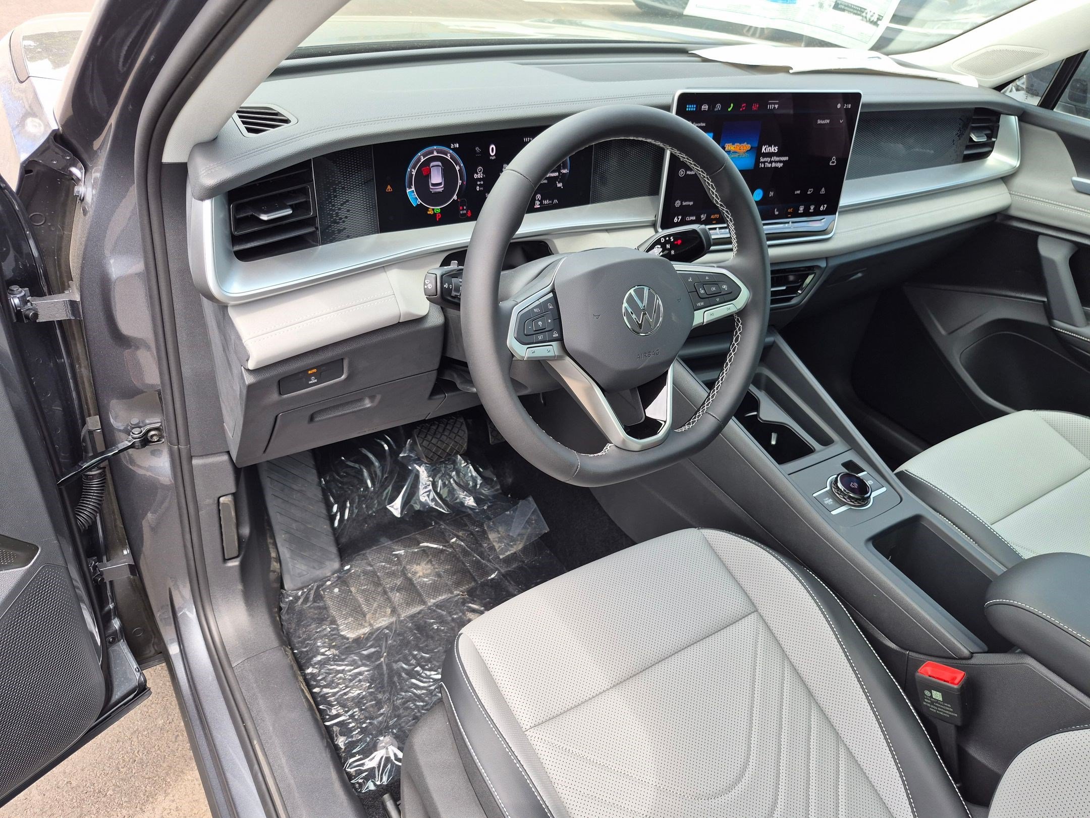 New 2026 Platinum Gray Metallic Volkswagen SE image 10