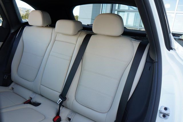New 2026 Polar White Mercedes-Benz GLC 300 image 62