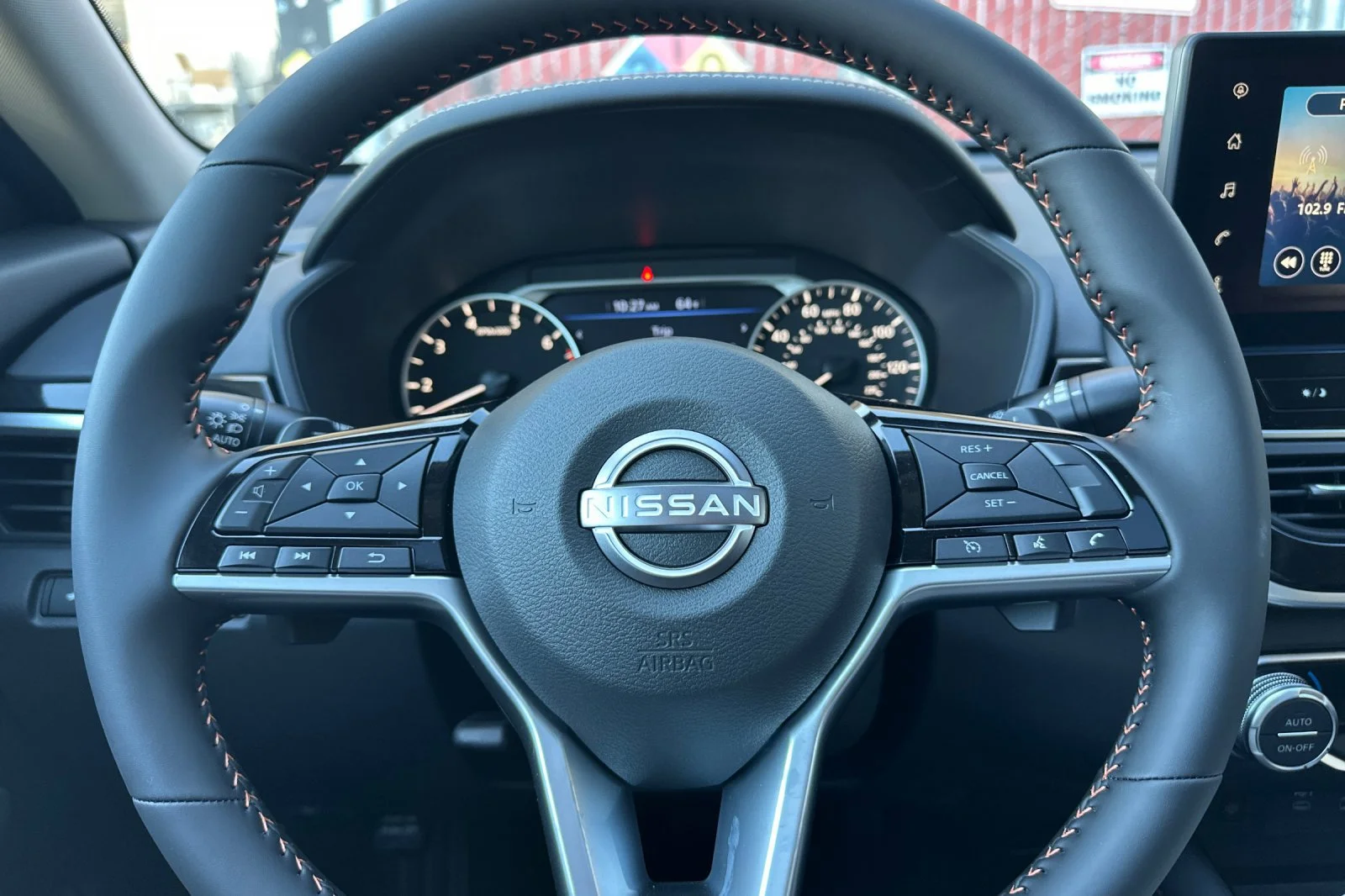 2025 Nissan Altima SR - Photo 22