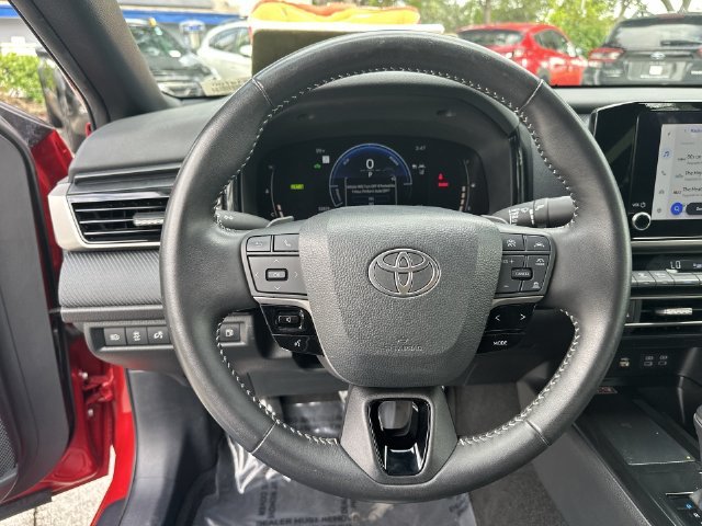 2025 Toyota Camry SE - Photo 14