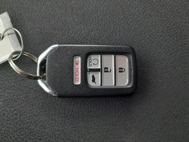 Used 2022 White Honda EX image 10