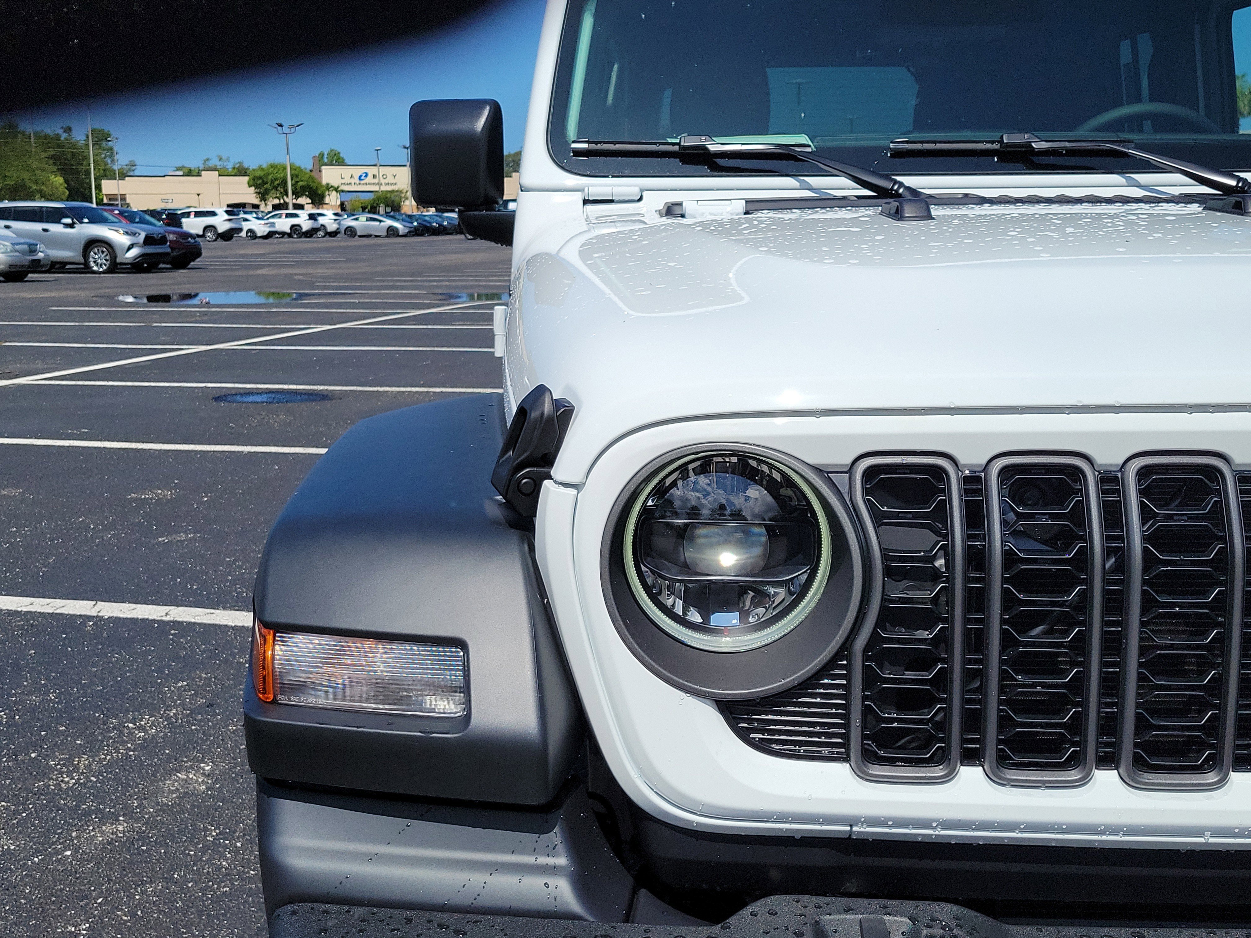 New 2026 Bright White Clear-Coat Exterior Paint Jeep Sport S image 7