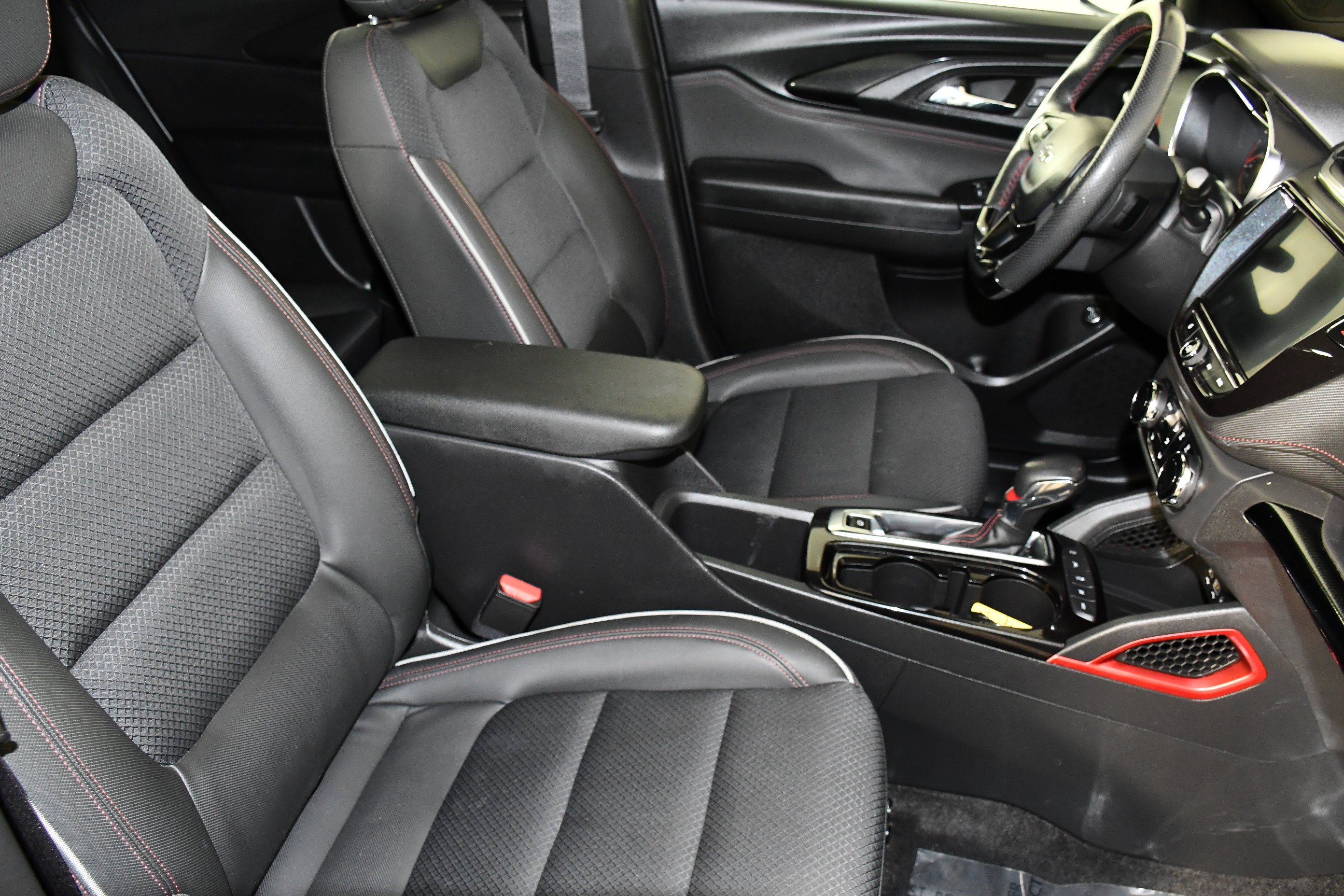 Used 2023 Mosaic Black Metallic Chevrolet RS image 43