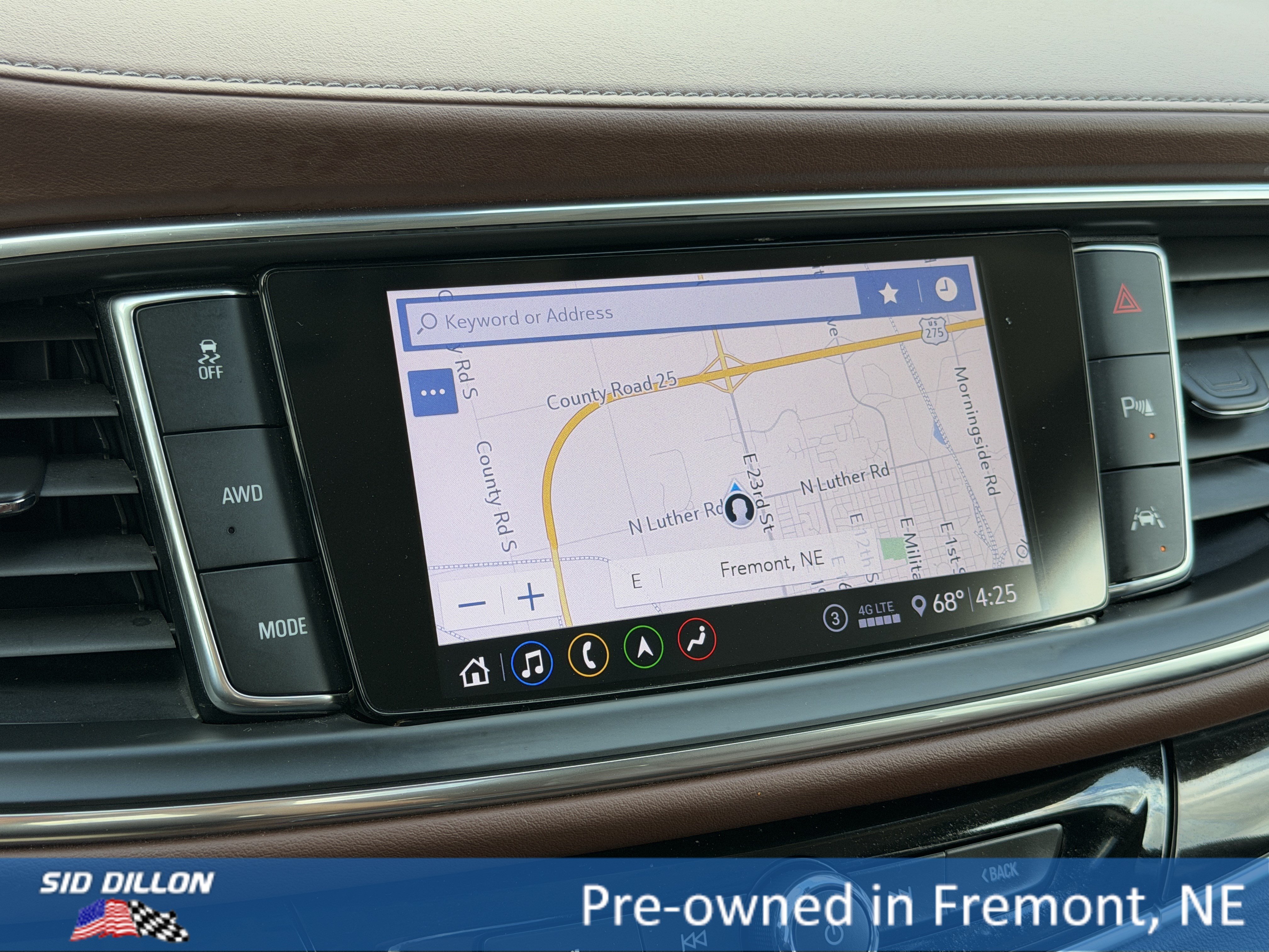 Used 2021 White Frost Tricoat Buick Avenir image 11