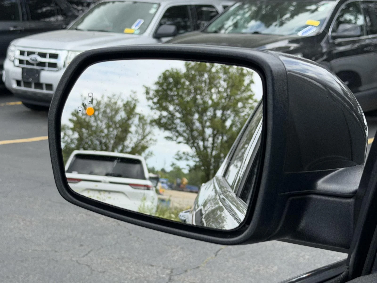 Used 2019 Magnetic Ford Titanium image 10