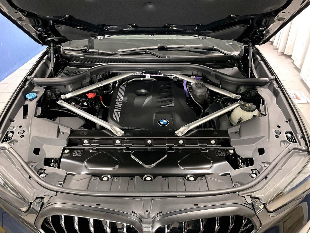 Used 2024 Black BMW xDrive40i image 31