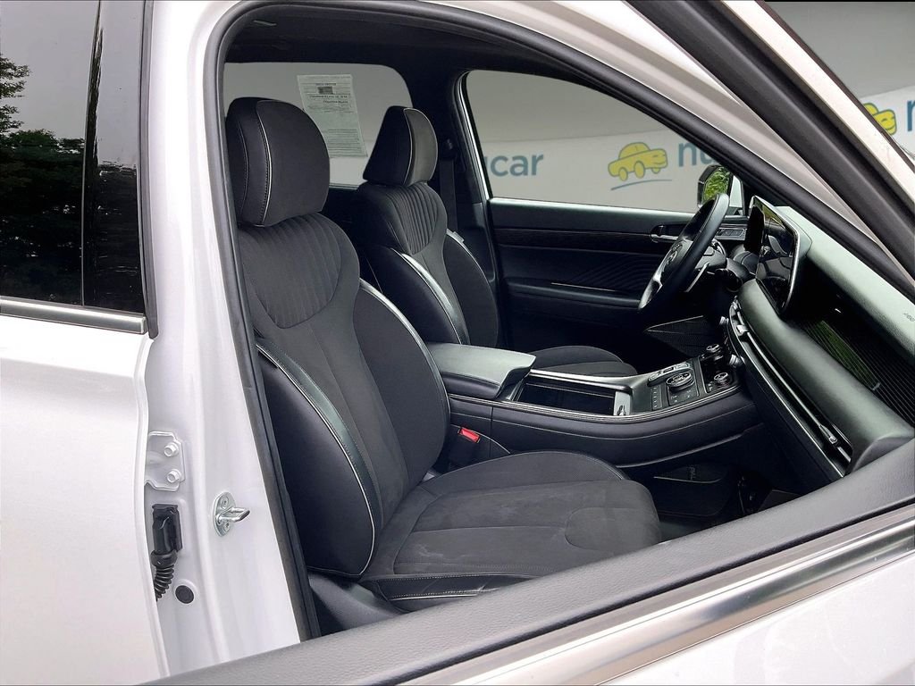 Used 2024 White Hyundai Calligraphy Night Edition image 11