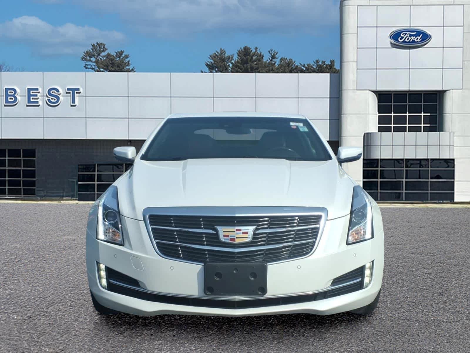 Used 2017 Crystal White Tricoat Cadillac Luxury AWD image 10