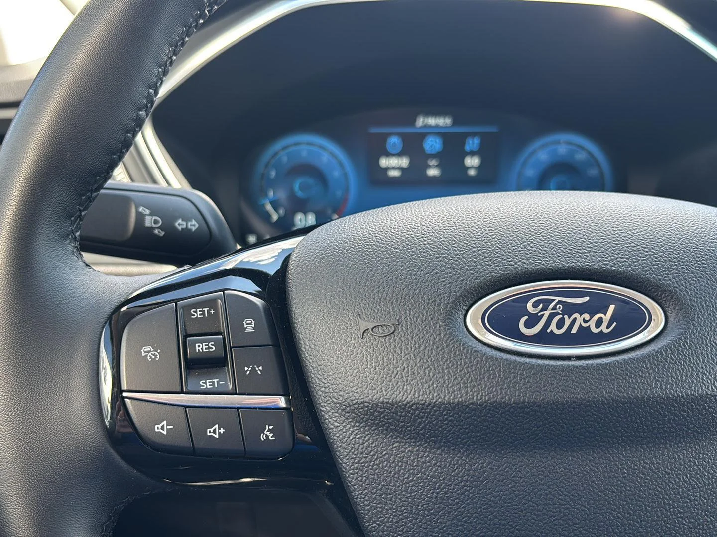 Used 2025 Space Silver Ford Platinum image 19