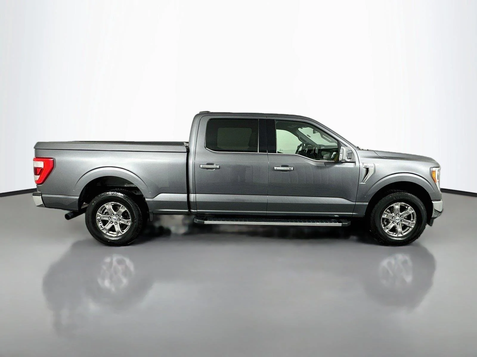 Used 2021 White Ford XL image 17