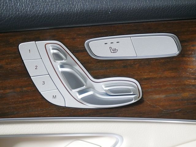 Certified Used 2022  Mercedes-Benz GLC 300 image 21