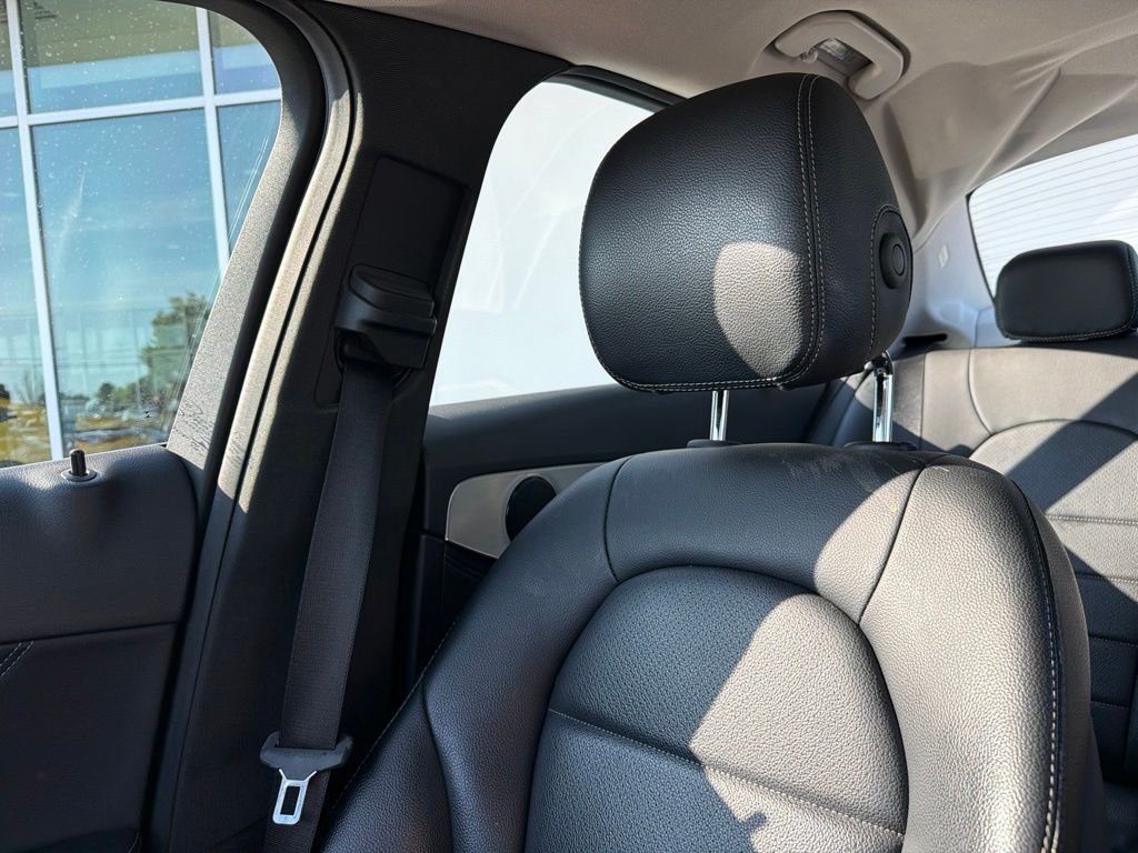 Used 2016 Silver Mercedes-Benz C 300 image 23