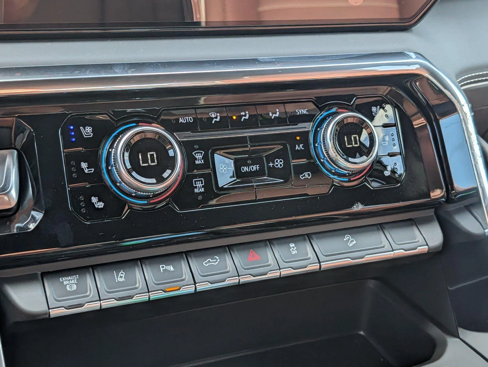New 2026 Glacier White Tricoat GMC Denali Ultimate image 20